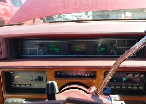 1989 Cadillac Fleetwood z USA, uszkodzony, nr VIN 1G6CB1155K4358846